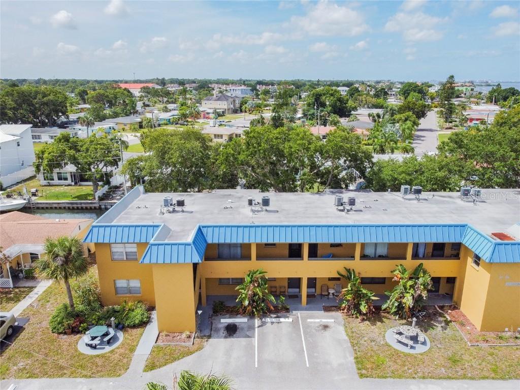 439 S Paula Dr. #202, Dunedin, FL 34698