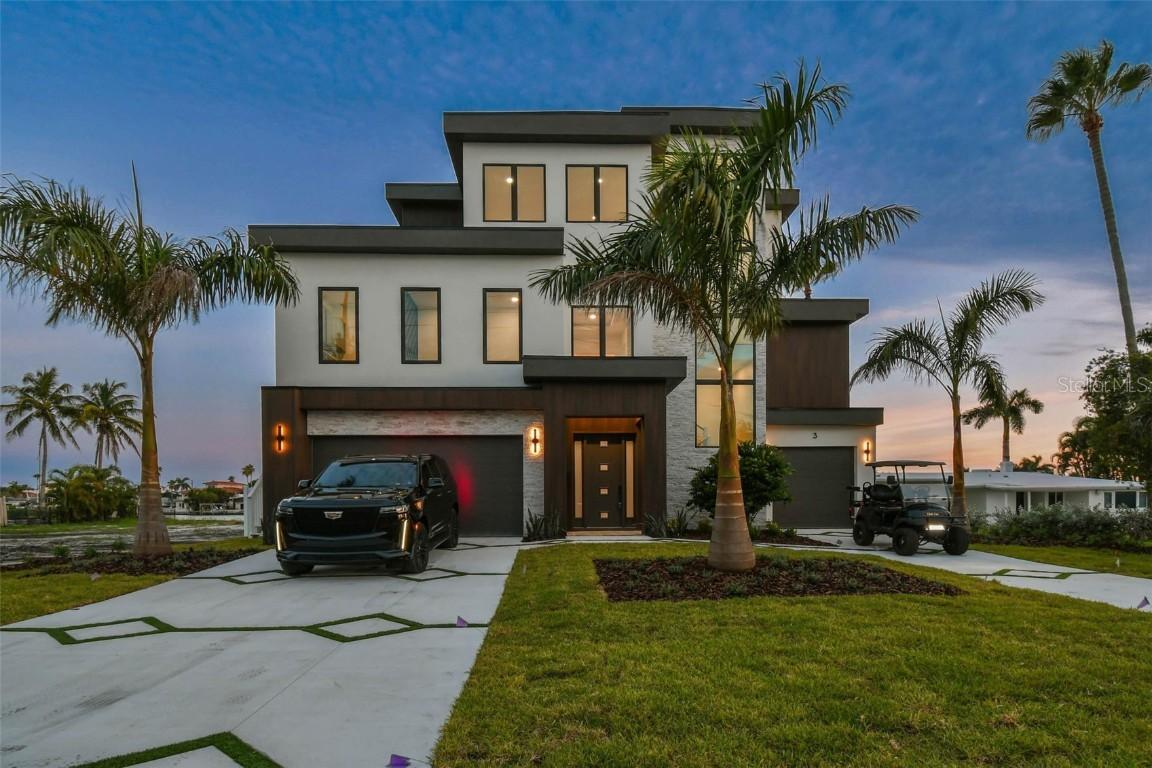 3 Treasure Ln., Treasure Island, FL 33706
