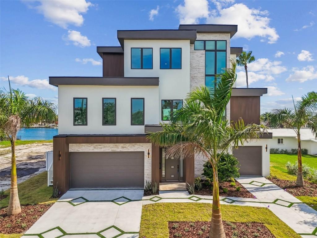 3 Treasure Ln., Treasure Island, FL 33706