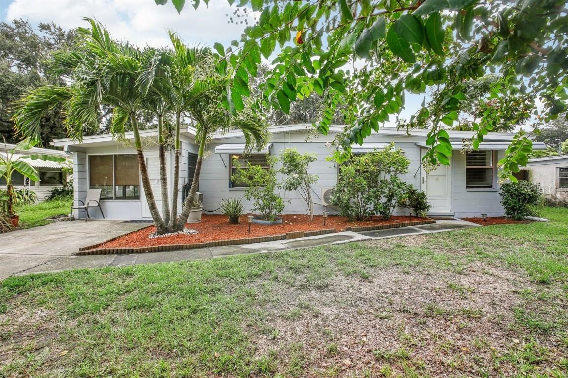 10821 105th St., Largo, FL 33773