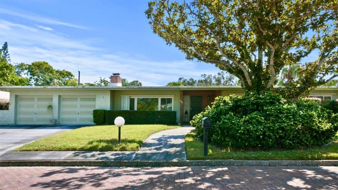 926 62nd St., Gulfport, FL 33707