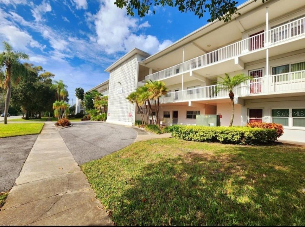 5155 9th Ave. #112 B, St Petersburg, FL 33710