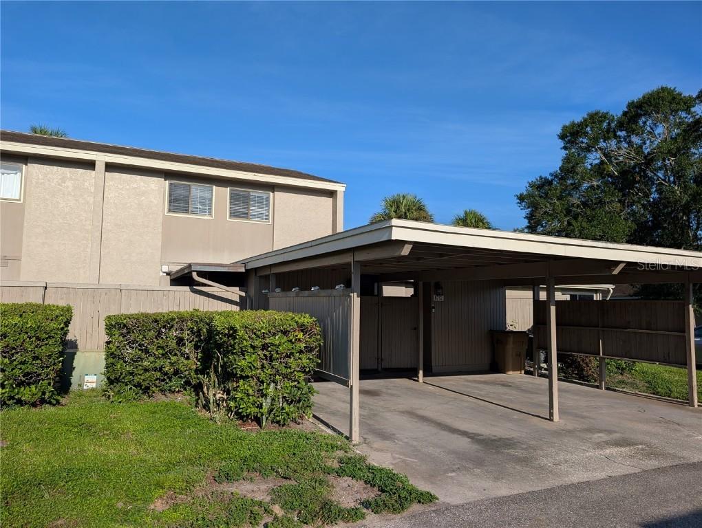 8710 Plum Ln., Temple Terrace, FL 33637