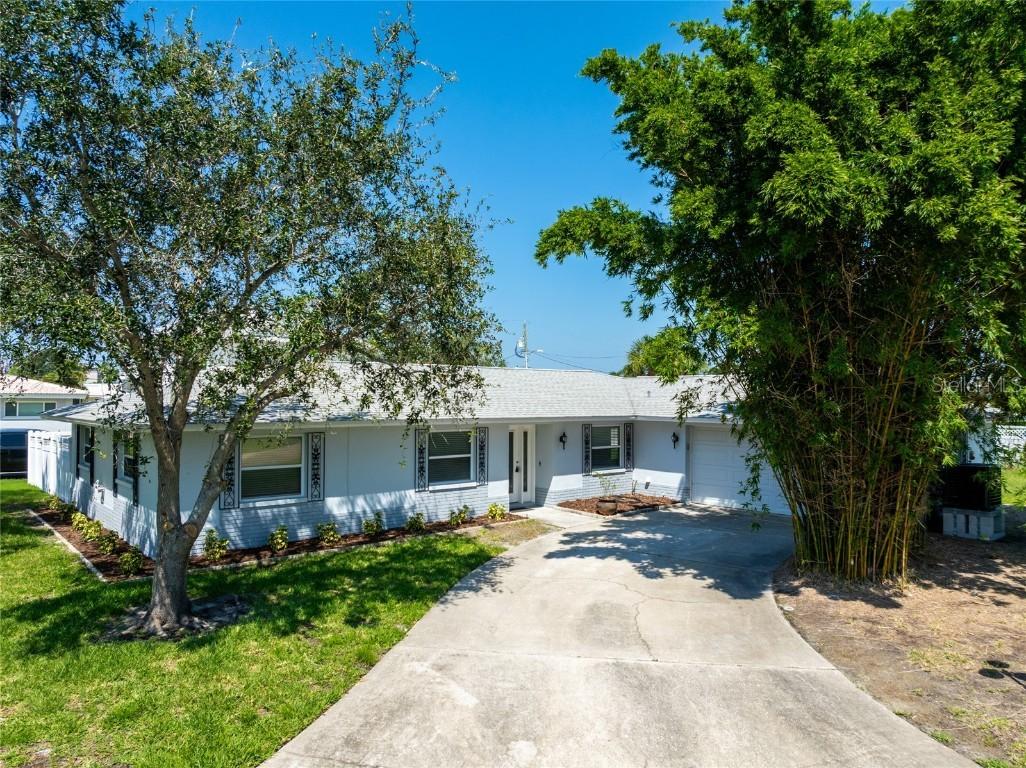 2276 Carolyn Dr., Dunedin, FL 34698