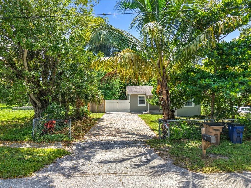 262 Palmacea Rd., Fort Myers, FL 33905