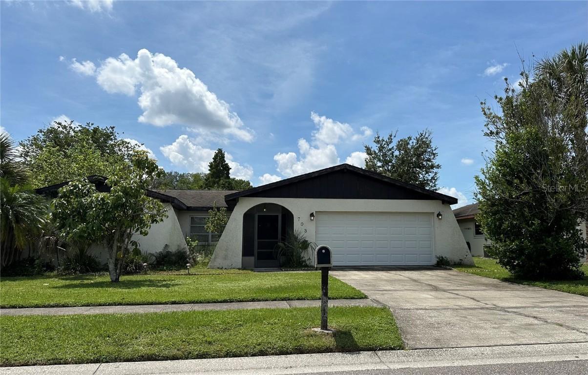 703 Sailfish Dr., Brandon, FL 33511