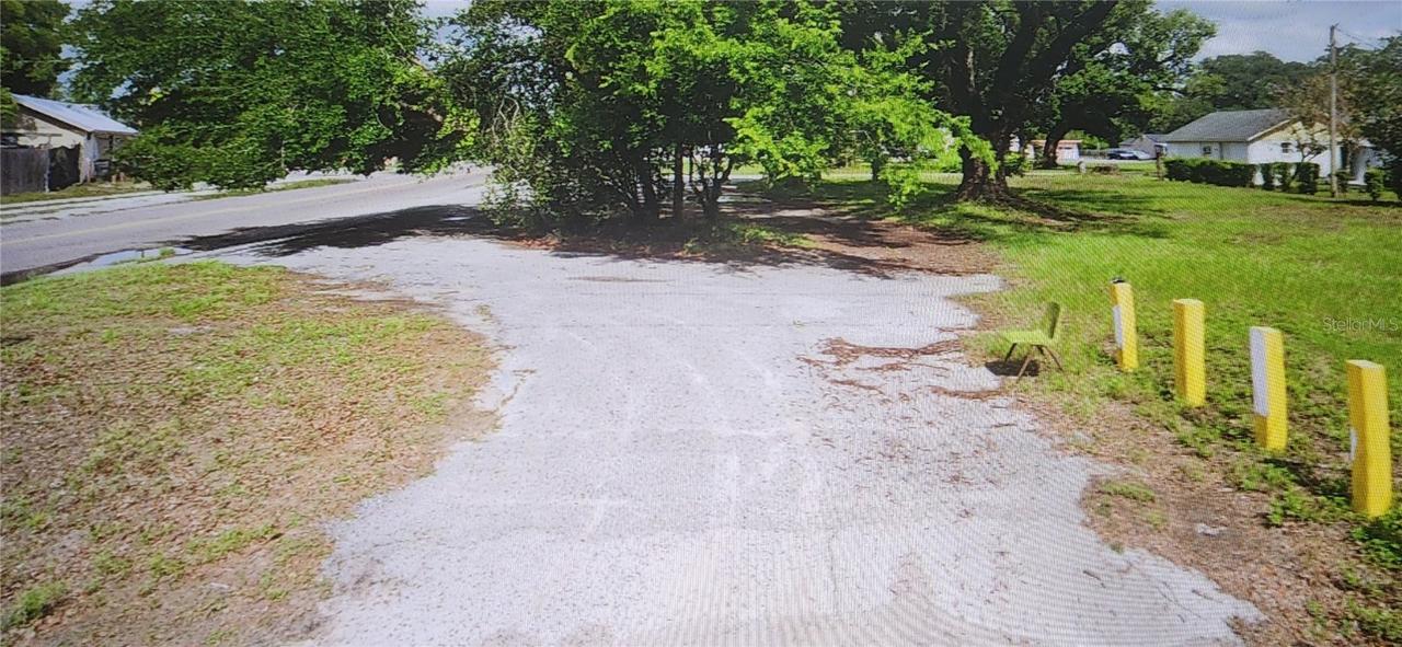 38424 South Ave., Zephyrhills, FL 33542