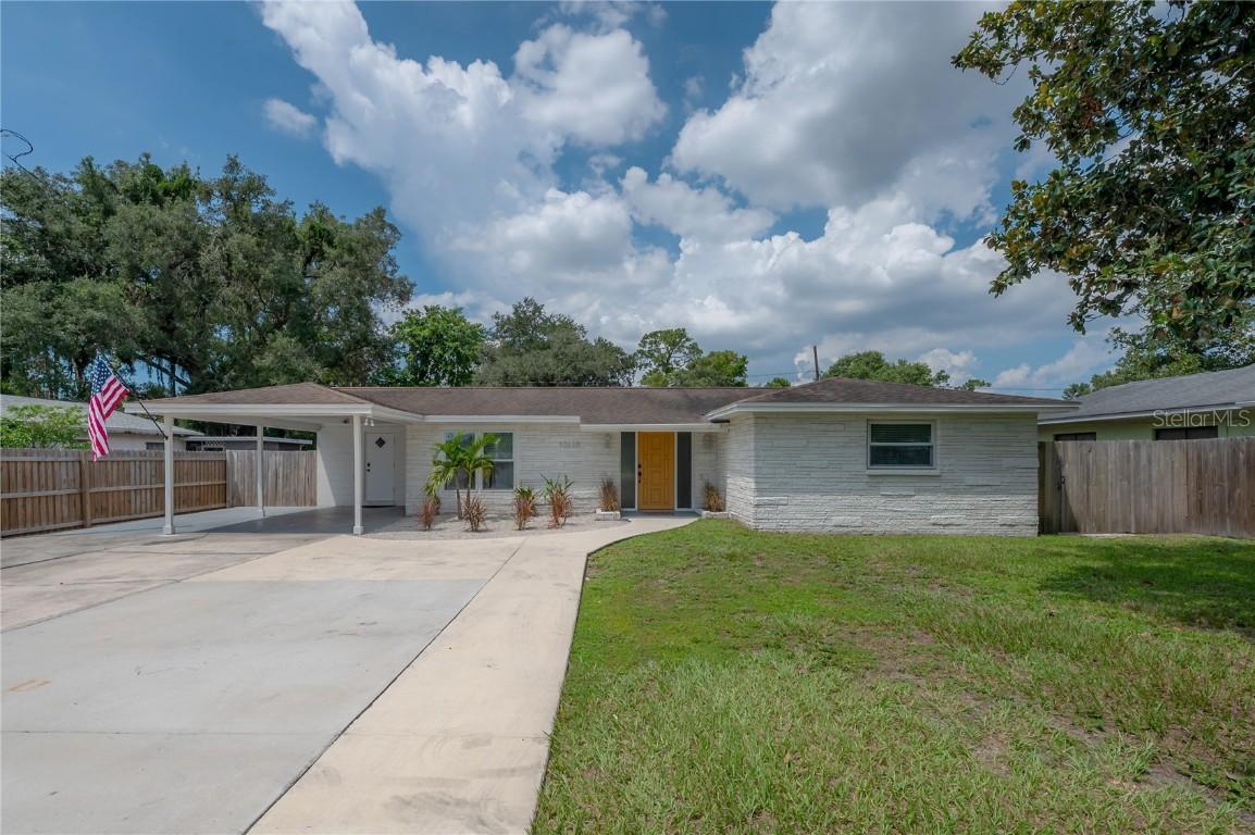 10110 N Boulevard St., Tampa, FL 33612