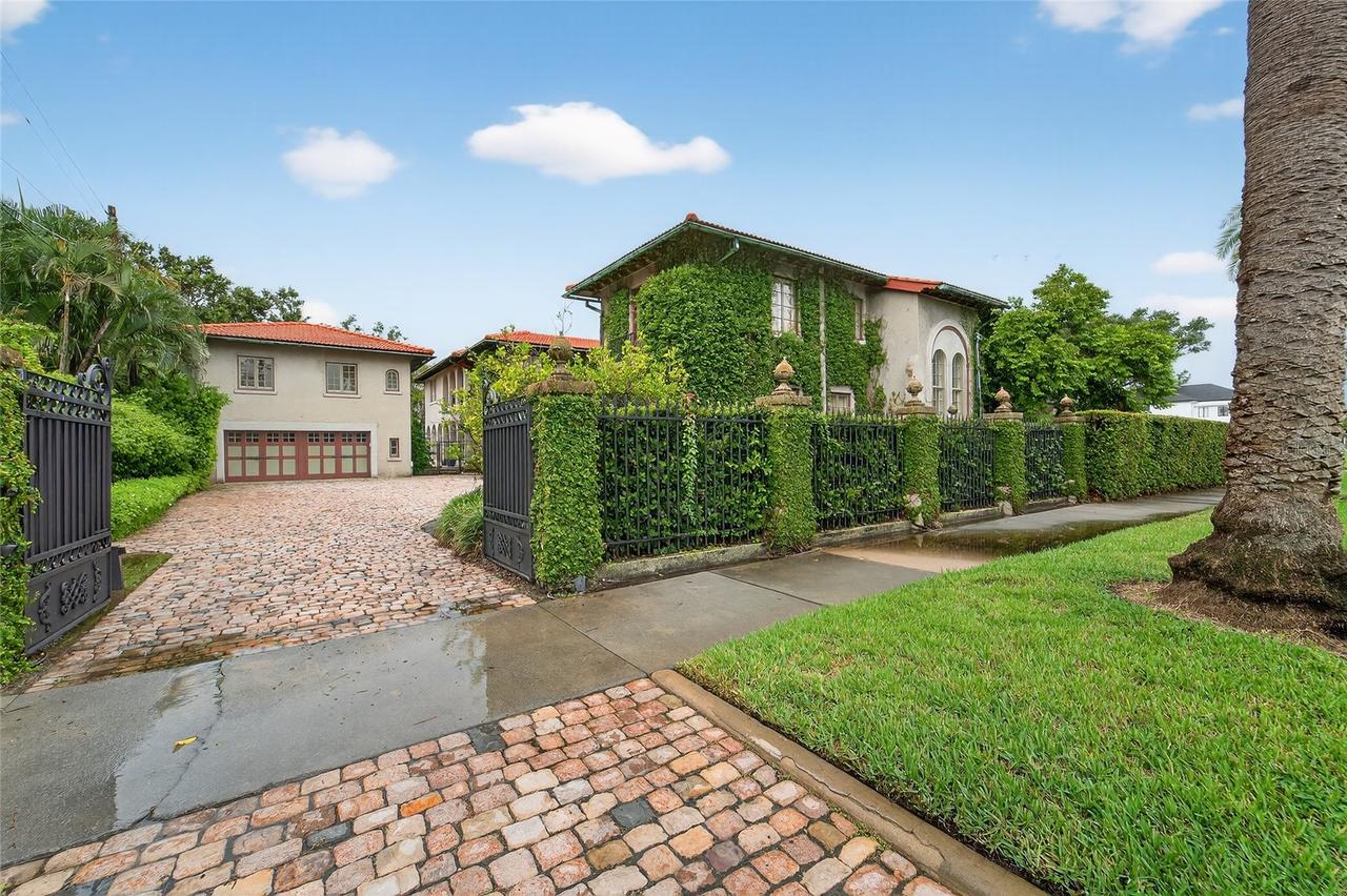 301 Caspian St., Tampa, FL 33606