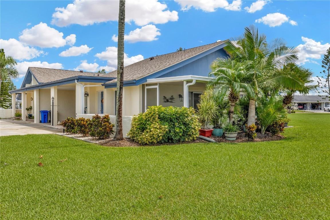 1322 New Bedford Dr. #16, Sun City Center, FL 33573