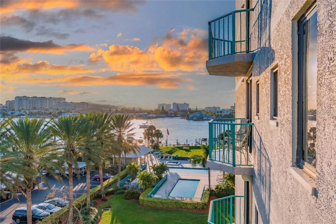 670 Island Way #602, Clearwater, FL 33767