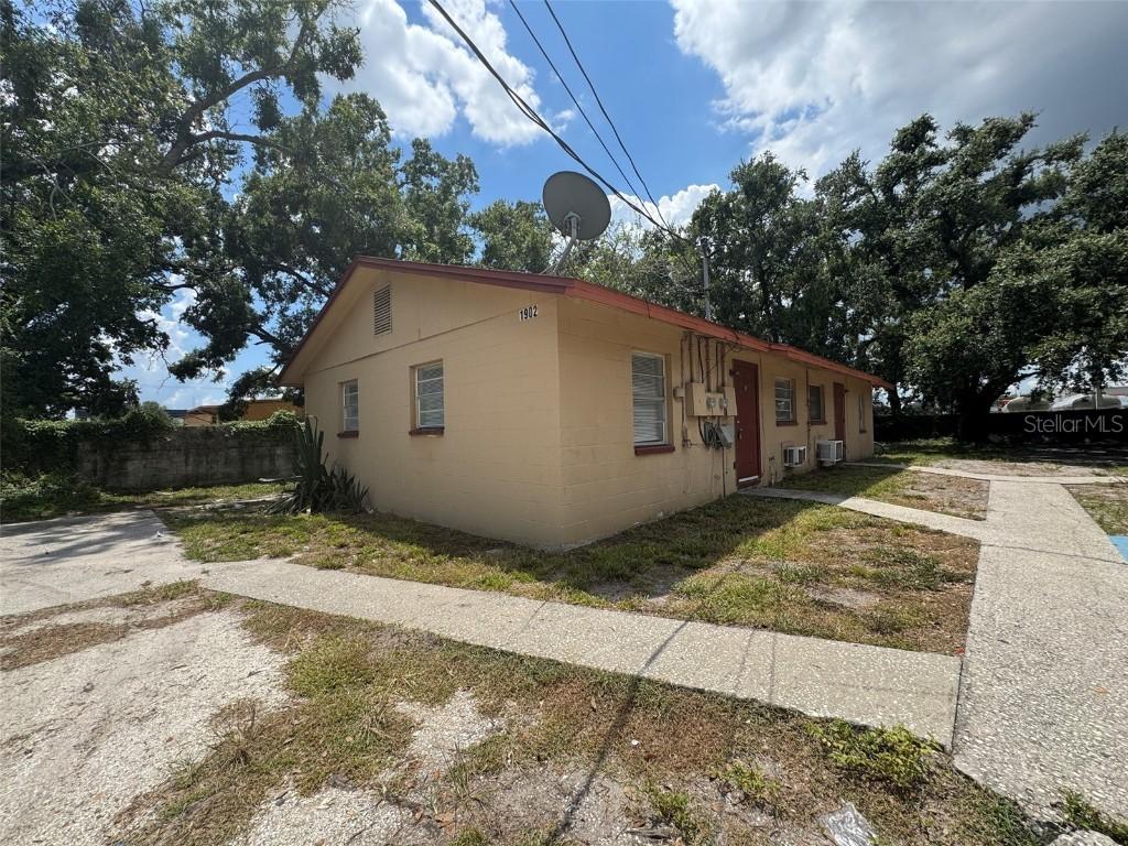 1902 N 42nd St., Tampa, FL 33605