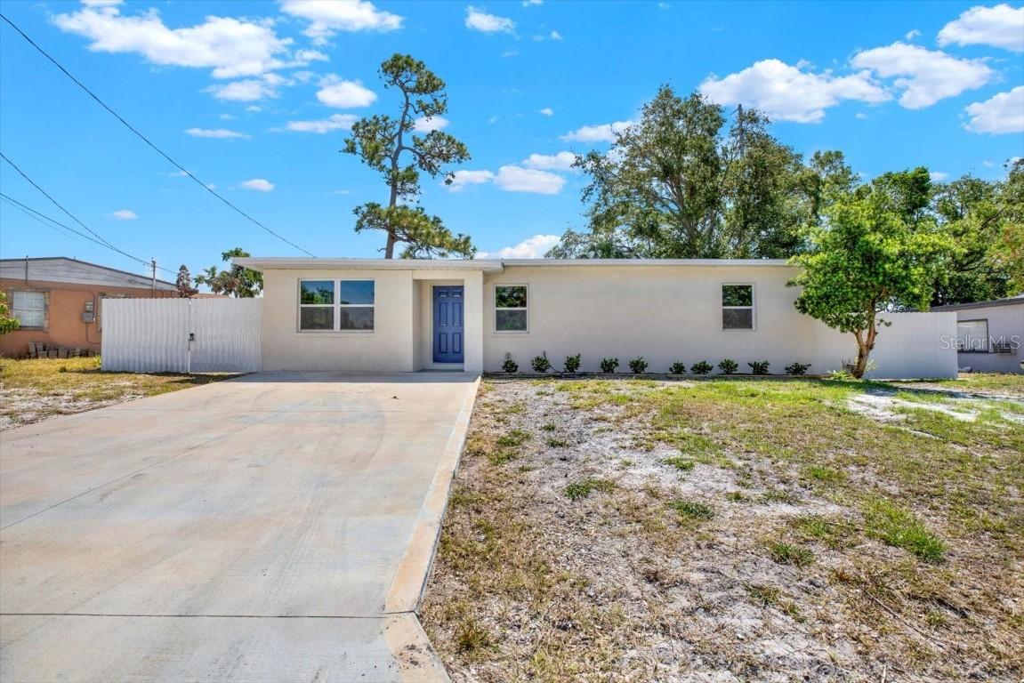 1235 Stockton Dr., Clearwater, FL 33755