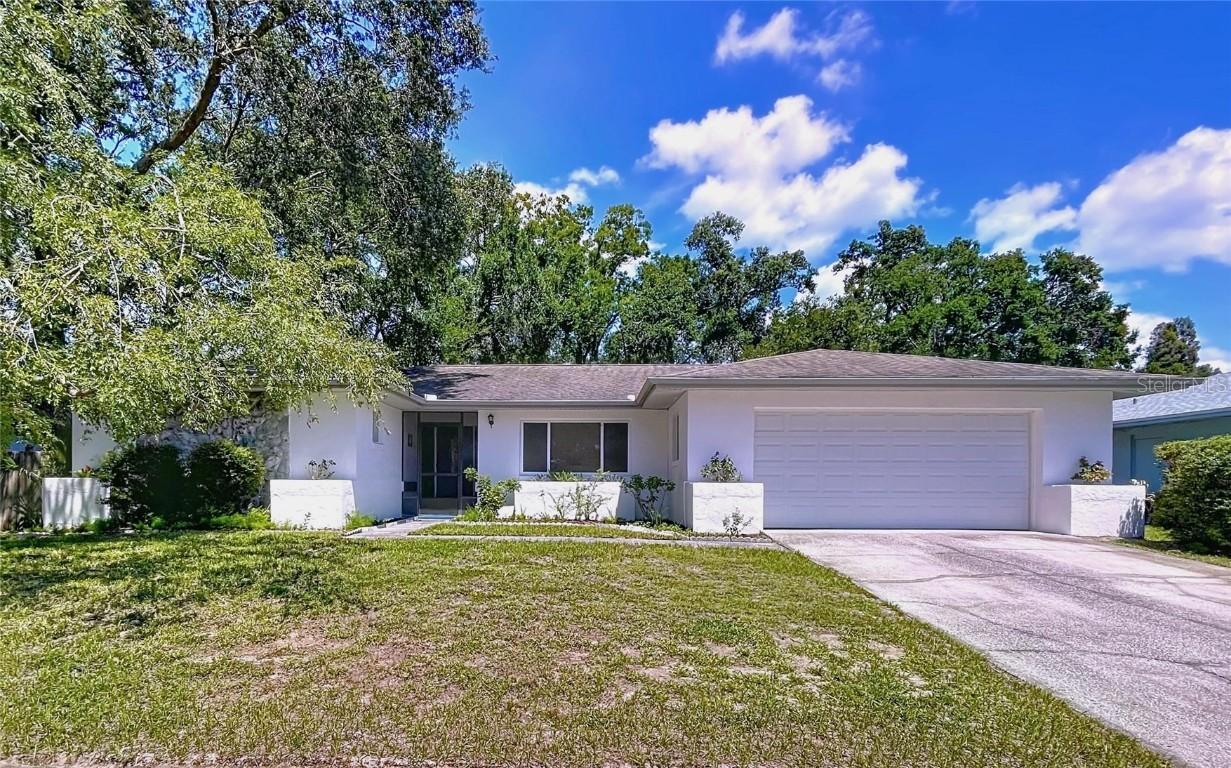 422 Mahogany Dr., Seffner, FL 33584
