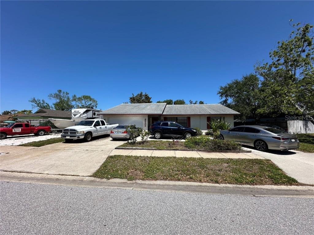 5306 36th Avenue Dr W Dr., Bradenton, FL 34209