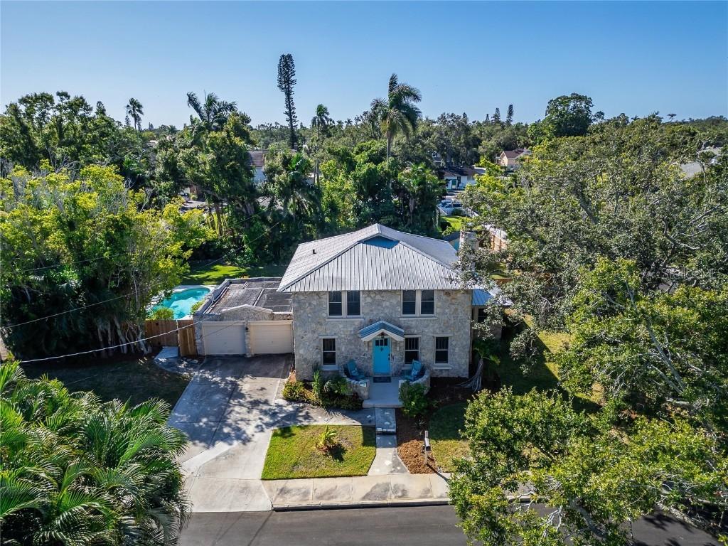 1933 3rd Ave., Bradenton, FL 34205