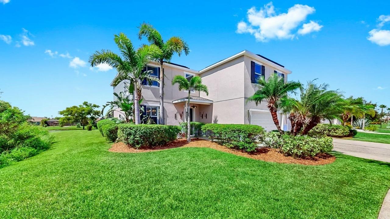 112 Slipper Key Rd., Apollo Beach, FL 33572