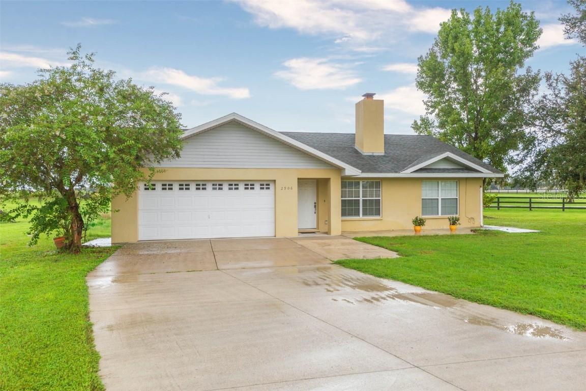 2906 Noahs Ark Ln., Plant City, FL 33565