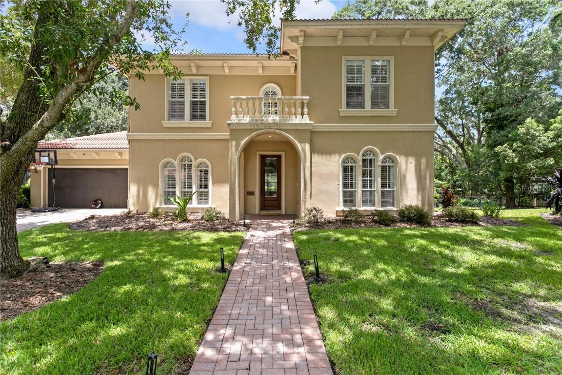 1940 Floresta View Dr., Tampa, FL 33618