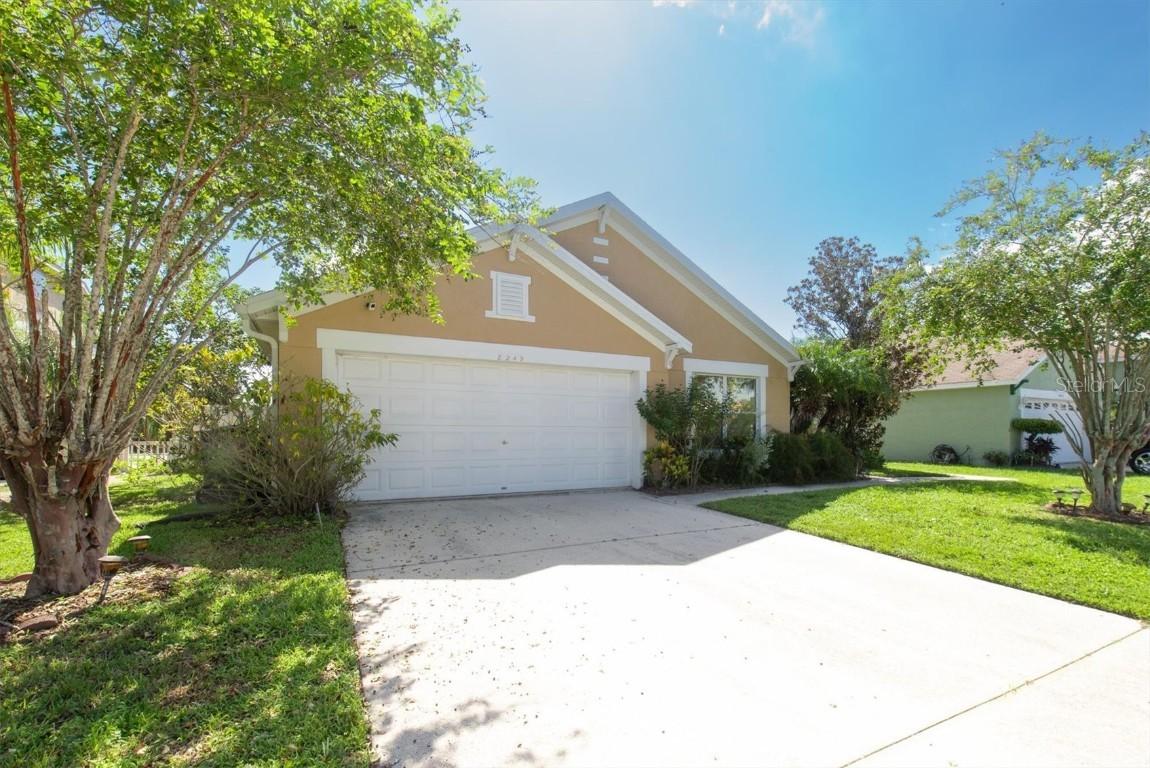 8249 Peak Ave., Lakeland, FL 33810