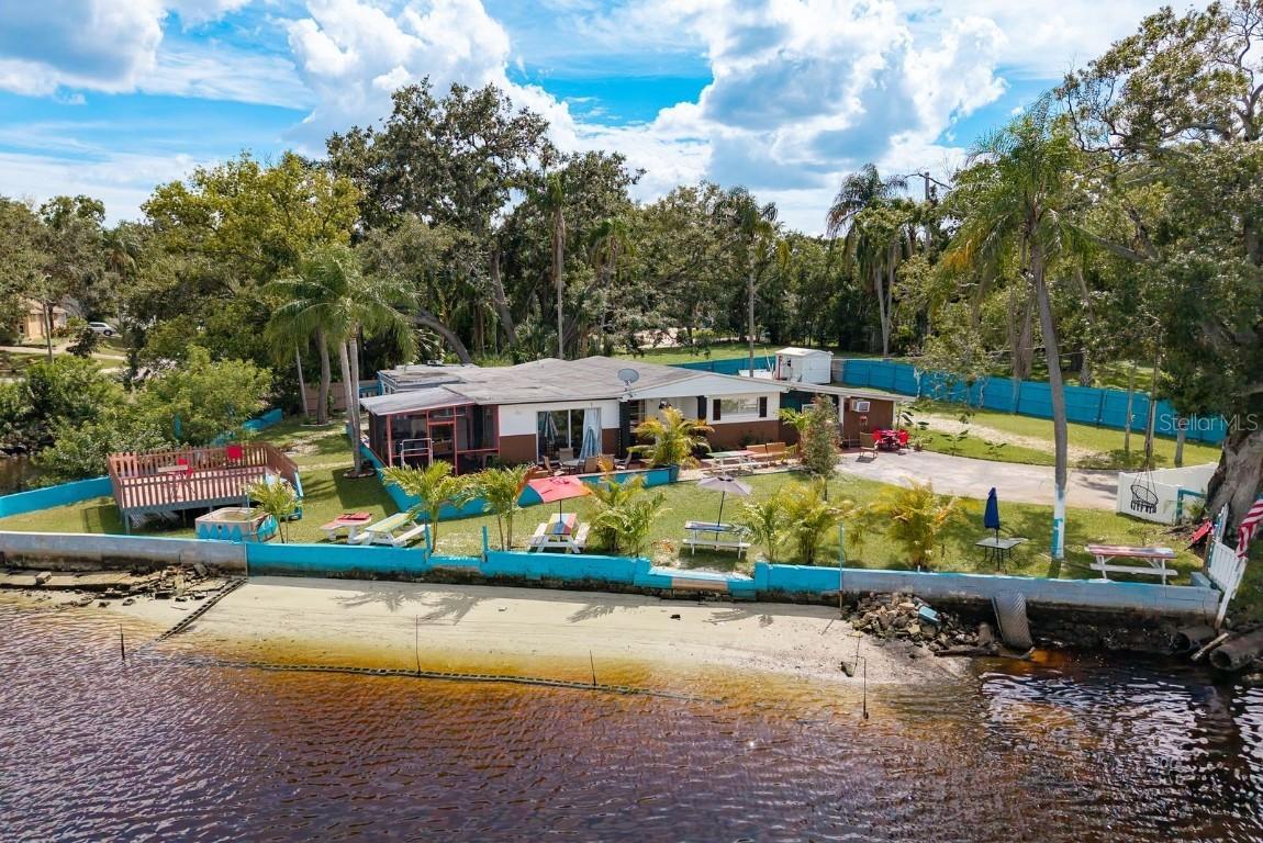 2102 W Ivy St., Tampa, FL 33607