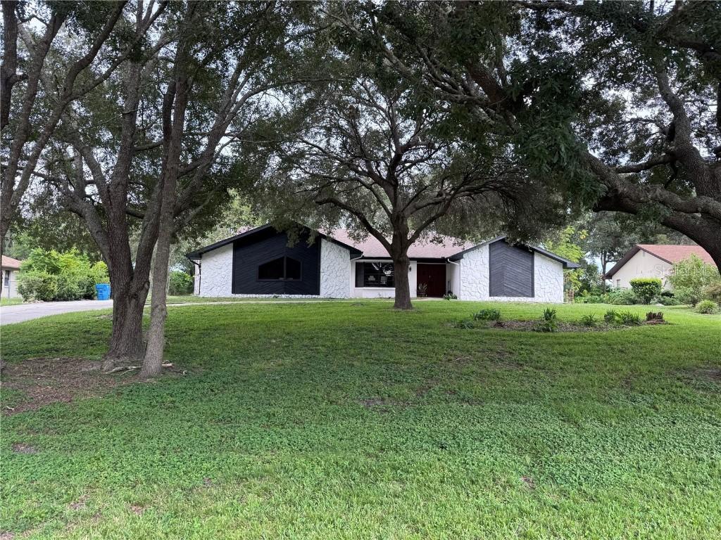 5312 Suwannee Rd., Weeki Wachee, FL 34607