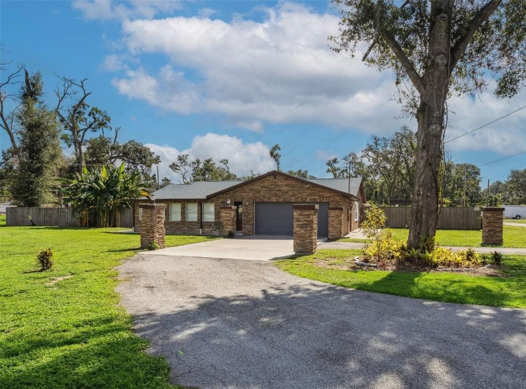 5221 Pine St., Seffner, FL 33584