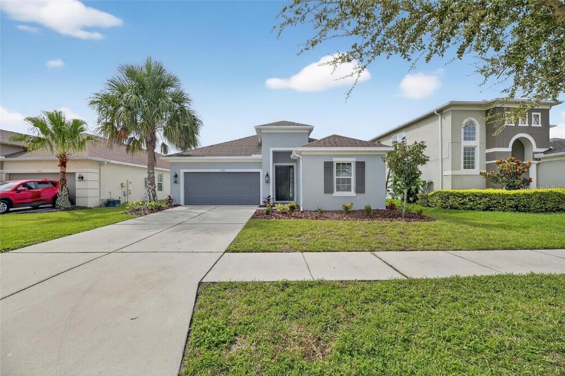 17724 Bright Wheat Dr., Lithia, FL 33547