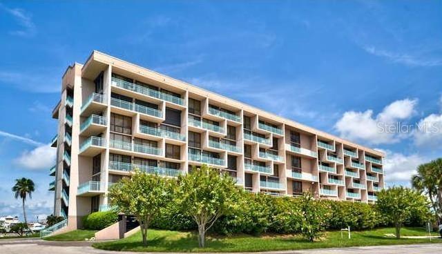 1 Key Capri #211W, Treasure Island, FL 33706