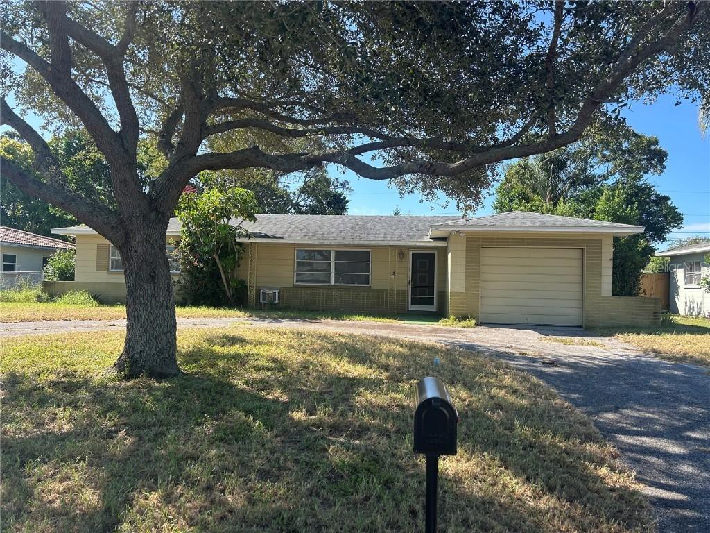 11702 84th Ave., Seminole, FL 33772