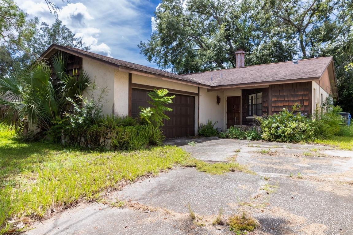 18412 Swan Lake Dr., Lutz, FL 33549