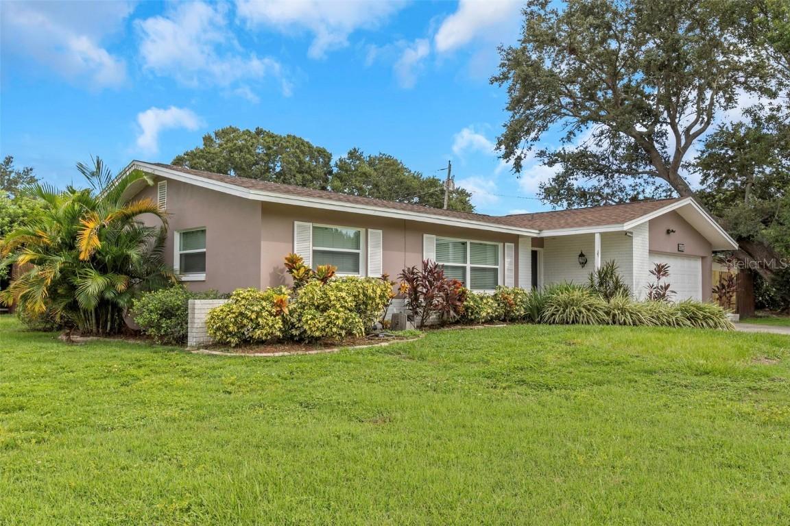 1413 S Hillcrest Ave., Clearwater, FL 33756