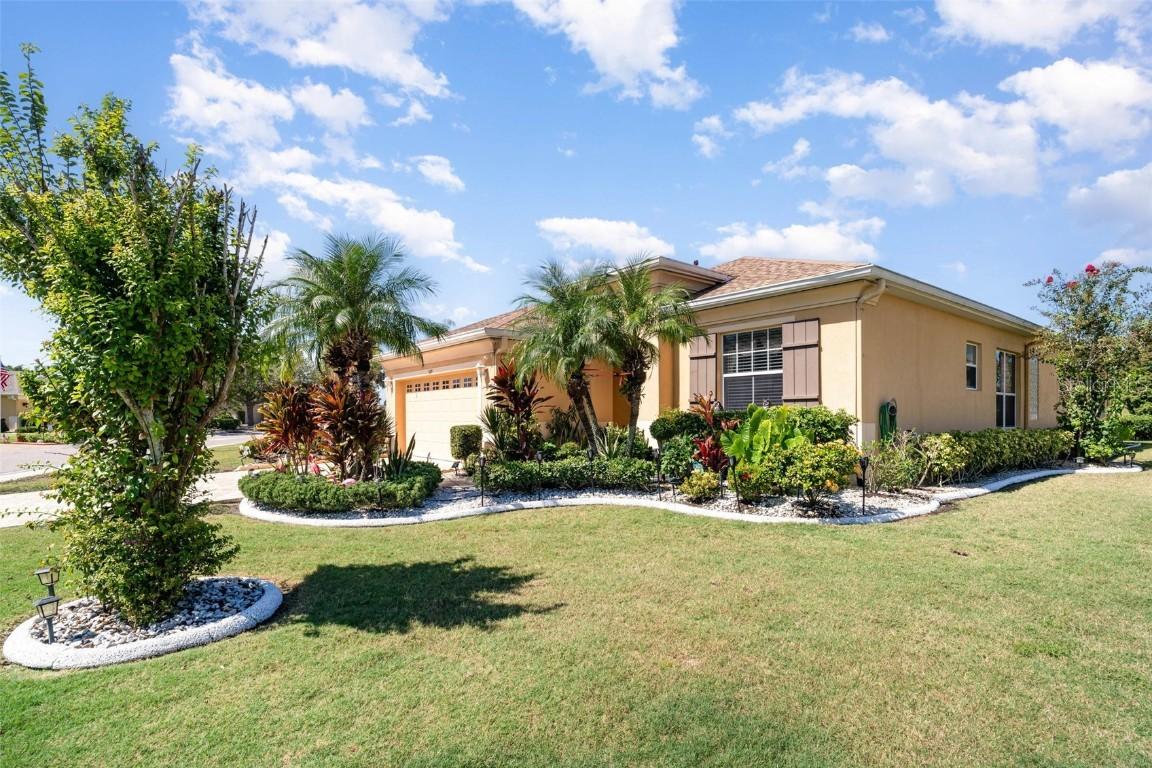 909 Regal Manor Way, Sun City Center, FL 33573