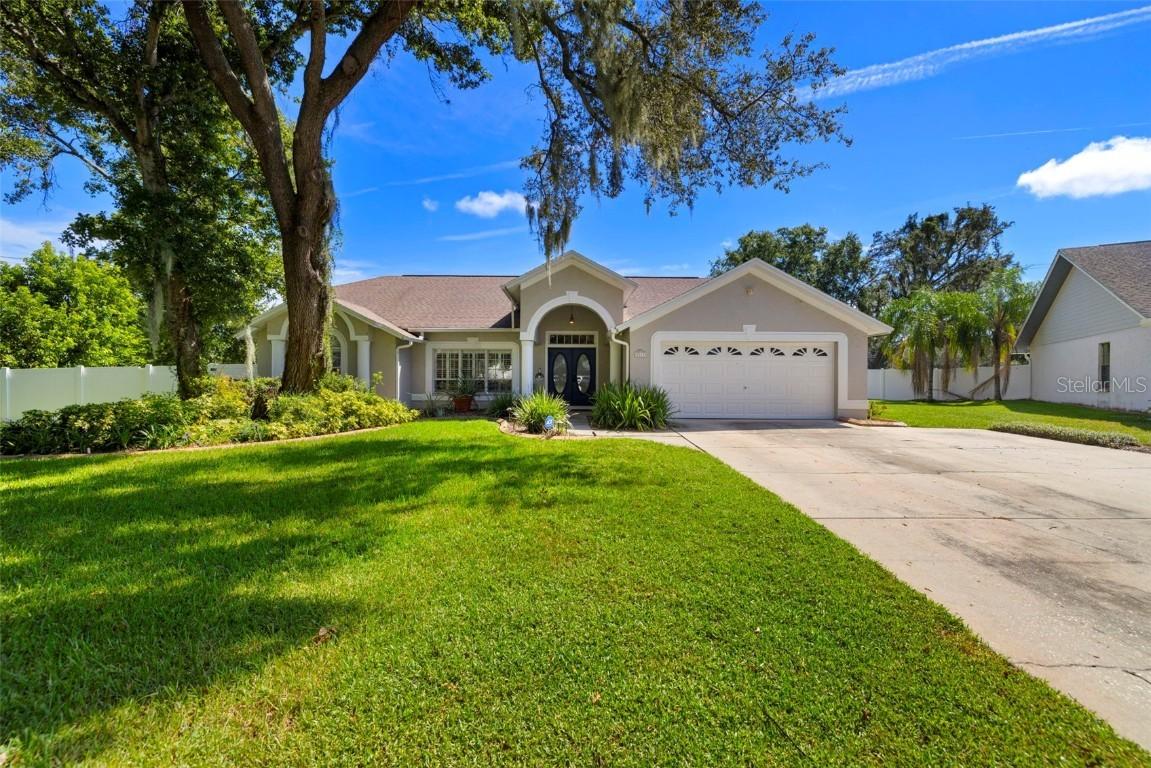 2113 Laindale Pl., Valrico, FL 33596