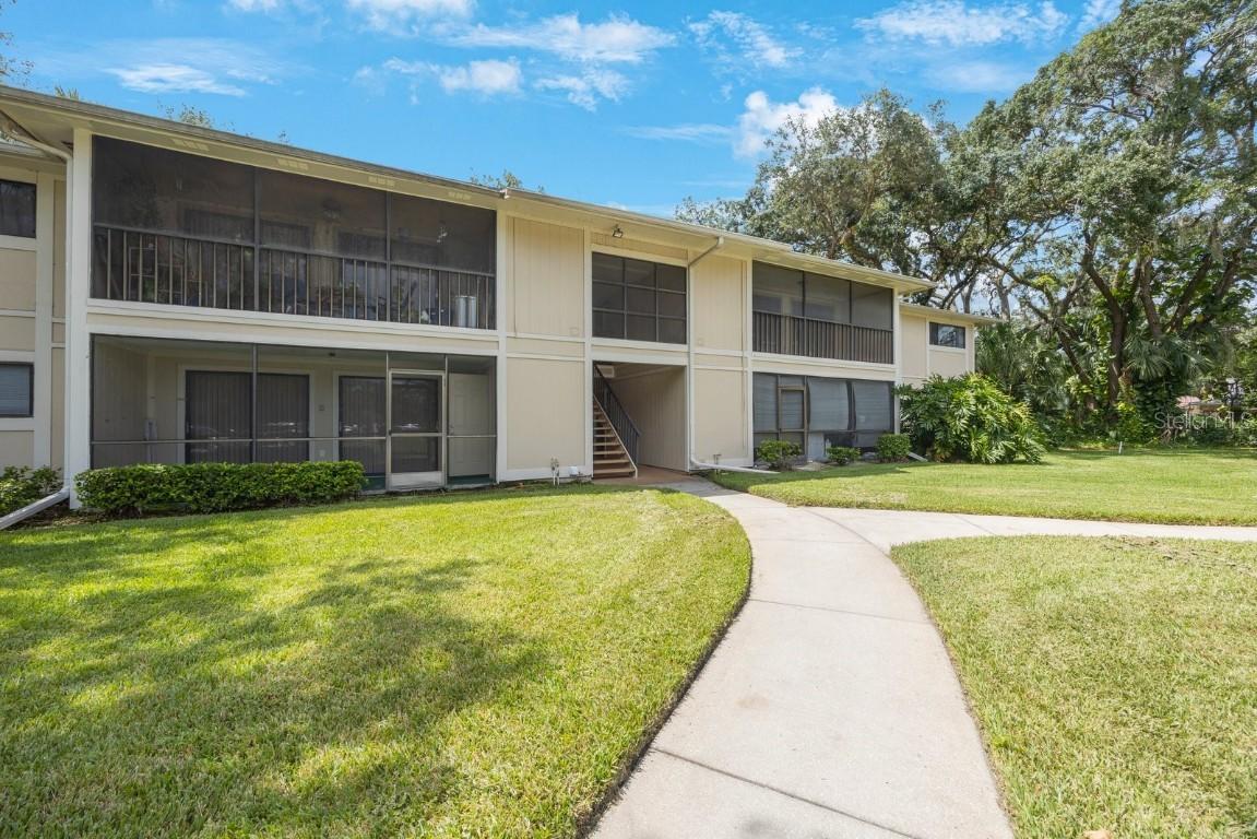 6012 Laketree Ln. #F, Temple Terrace, FL 33617