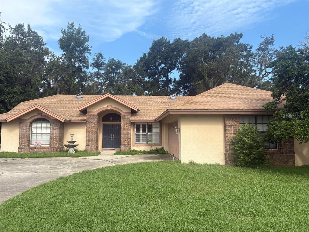 2102 Laindale Pl., Valrico, FL 33596