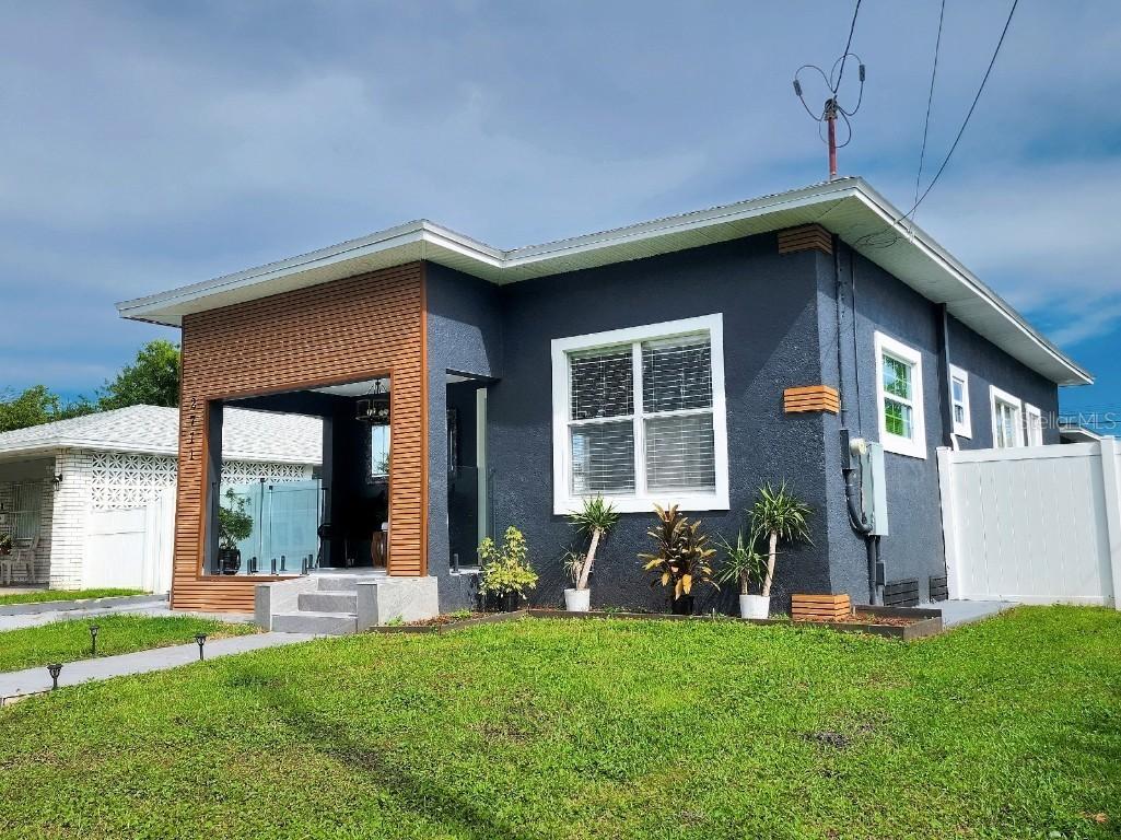 2711 W Cordelia St., Tampa, FL 33607