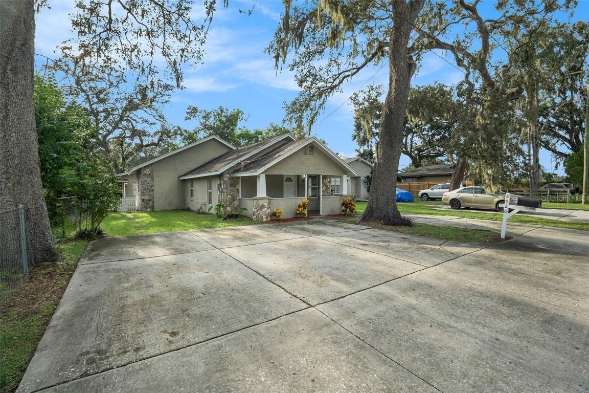 8920 N Dexter Ave., Tampa, FL 33604