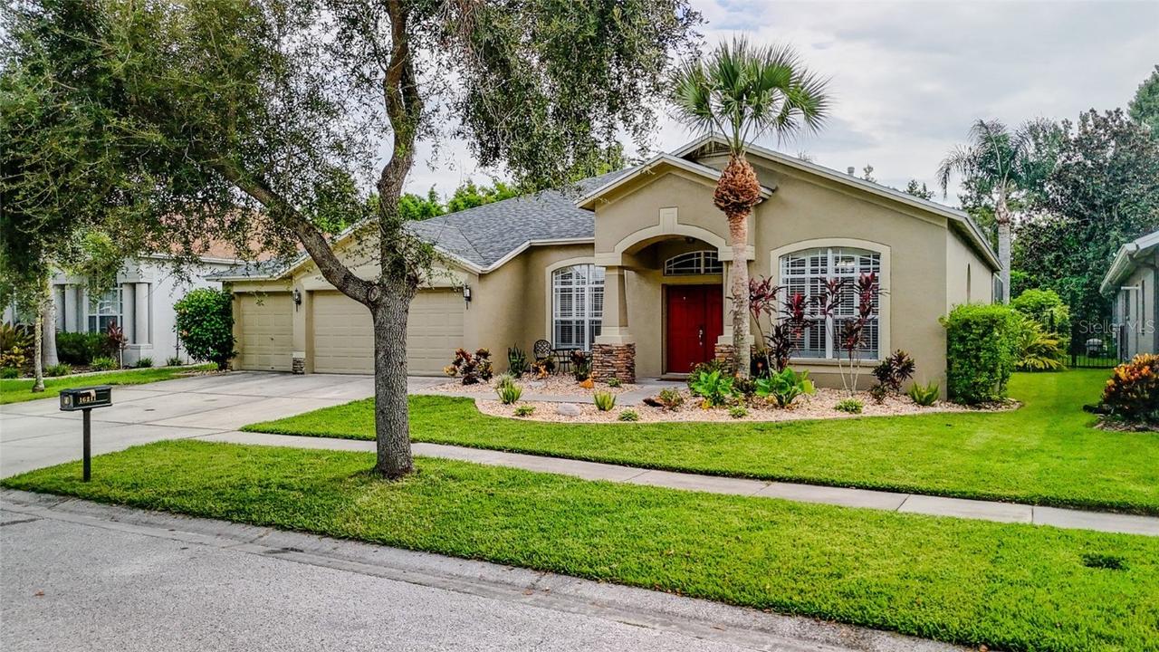 16211 Bridgepark Dr., Lithia, FL 33547