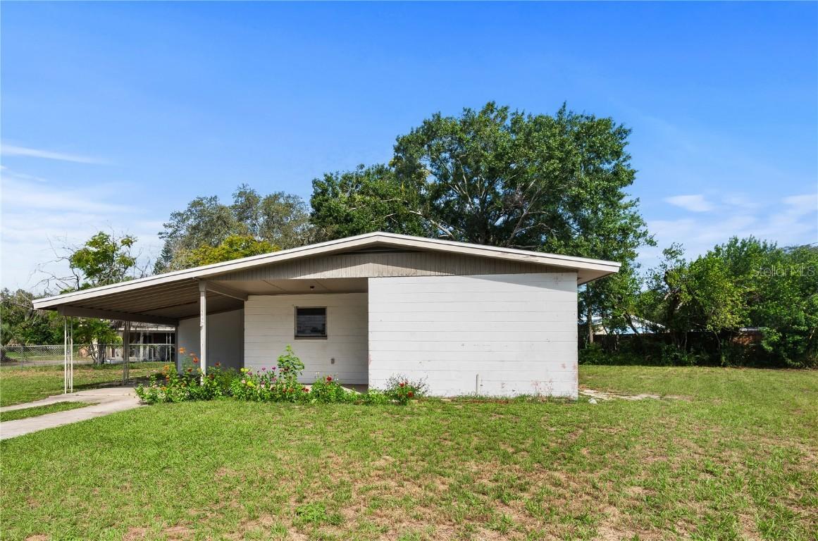 901 Lakewood Ave., Tampa, FL 33613