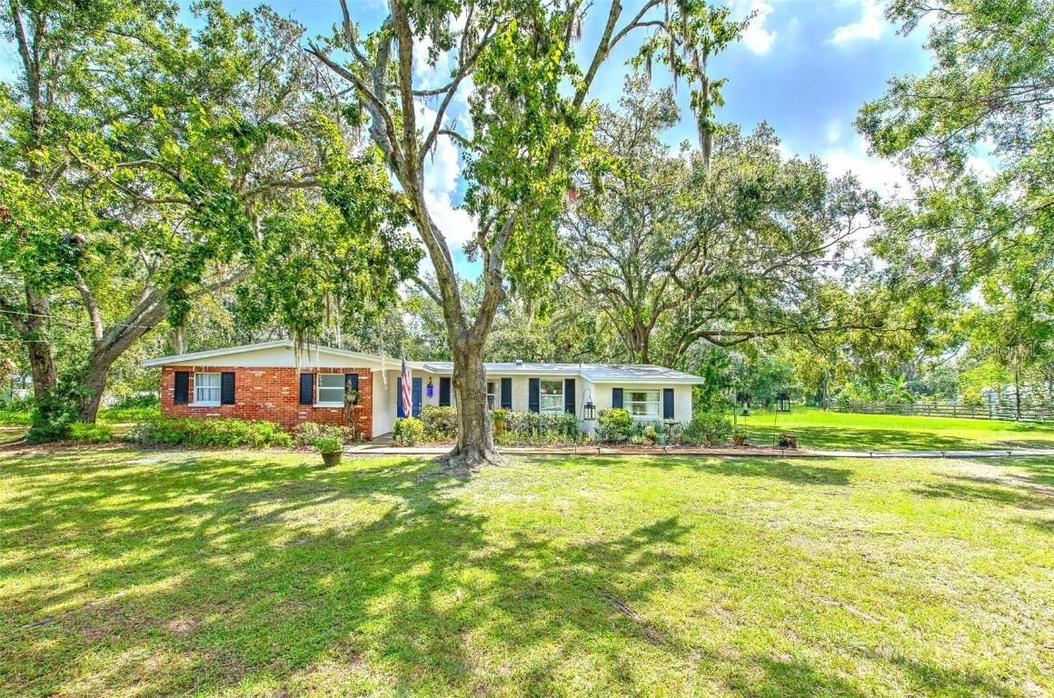 17311 Darby Ln., Lutz, FL 33558