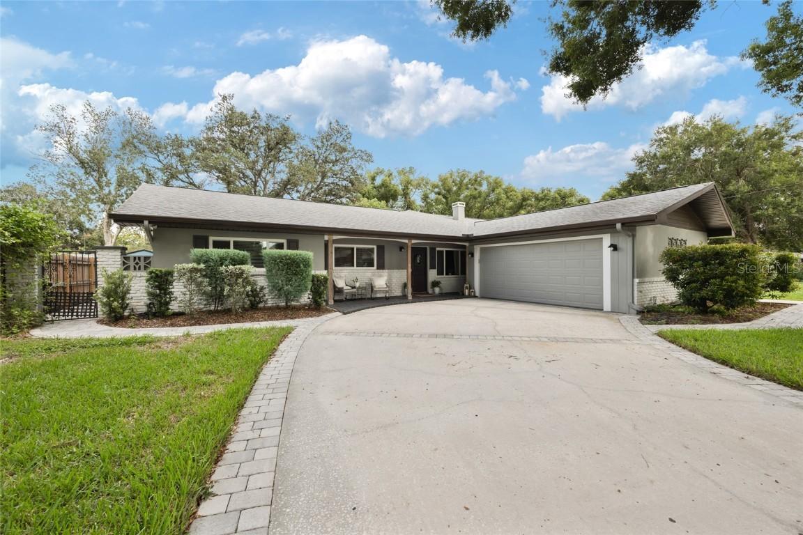 11331 N Oakleaf Ave., Tampa, FL 33612