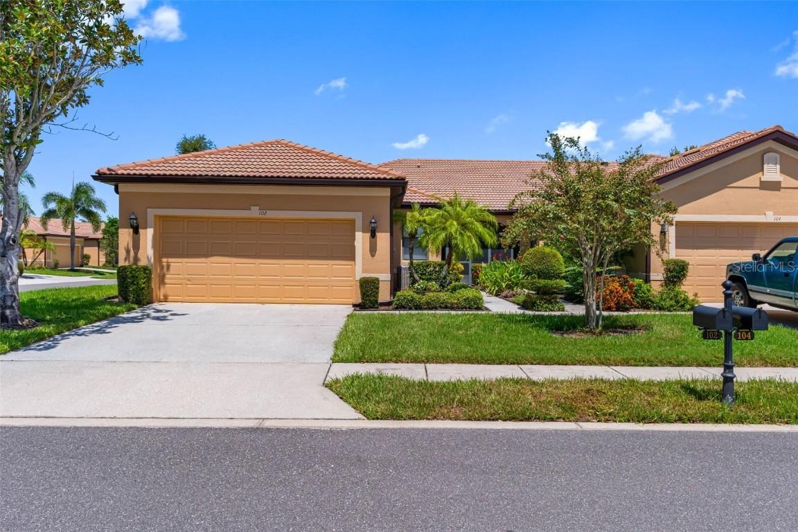 102 Shell Falls Dr., Apollo Beach, FL 33572