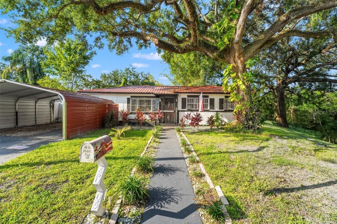 2005 E Crenshaw St., Tampa, FL 33610