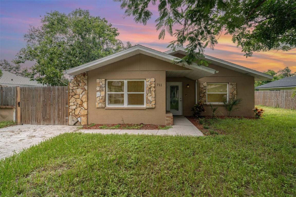 711 64th Avenue Dr., Bradenton, FL 34203