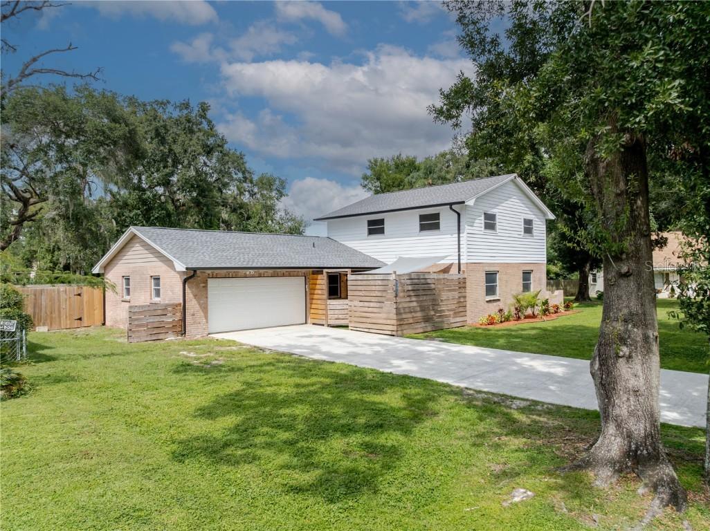 2806 Springdell Cir., Valrico, FL 33596