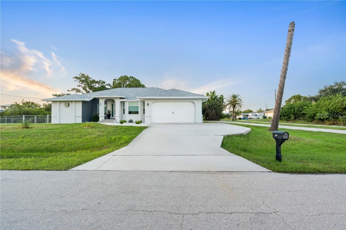 200 Dolphin Pkwy., Punta Gorda, FL 33950