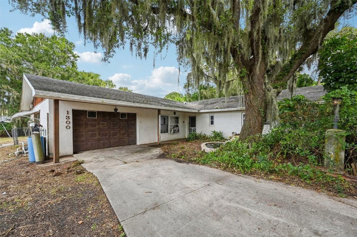 1300 Tumblin Kling Rd., Fort Pierce, FL 34982