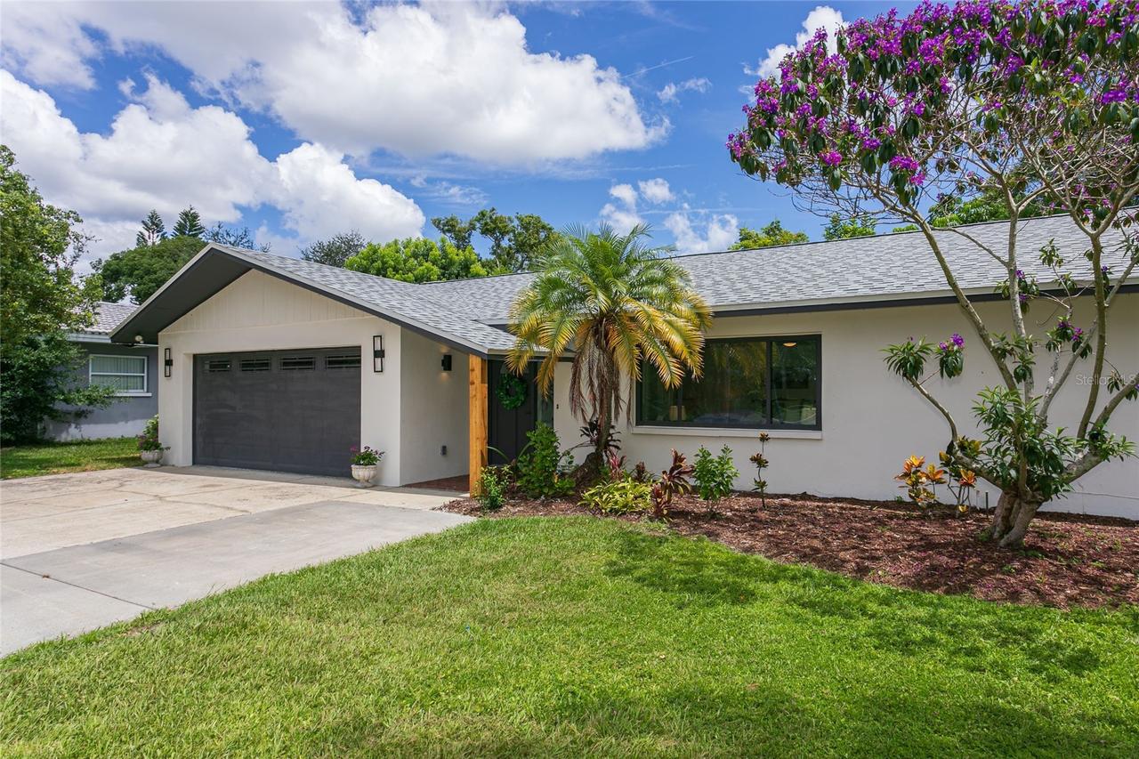 947 Sousa Dr., Largo, FL 33771