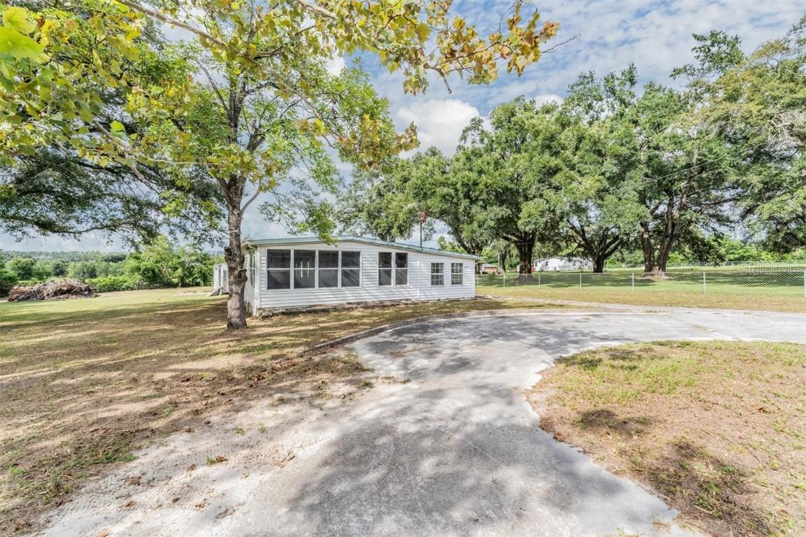 37631 Kossik Rd., Zephyrhills, FL 33541